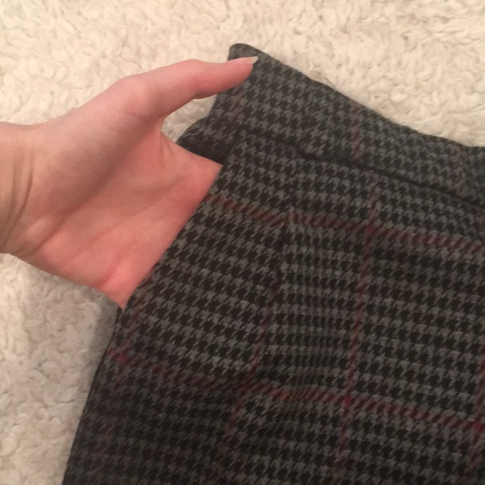 Forever 21 Houndstooth Plaid Knit Ankle Pants - Picture 5 of 10